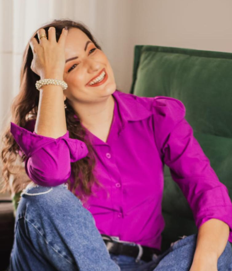 Marcela Benitez, psicóloga especialista em Terapia de Aceitação e Compromisso (ACT) - CRP 06/142632